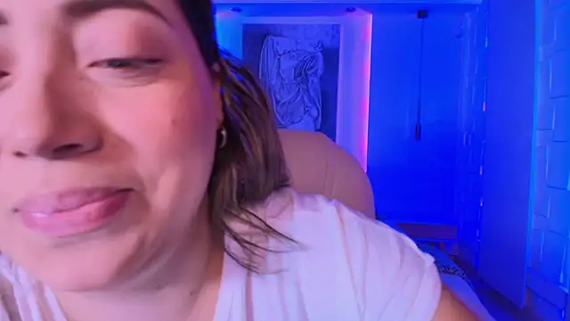 Snapshot of heidy_johns chatting on September 20, 3:33 am heidy johns online show from September 20, 3:33 am