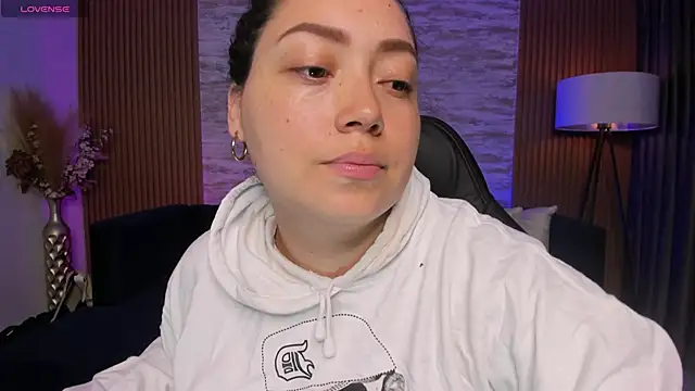 heidy johns online show from November 18, 3:21 am