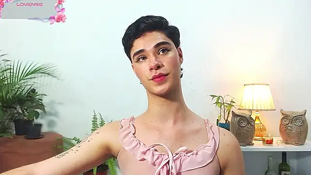 juanes puthee online show from March 2, 5:08 am