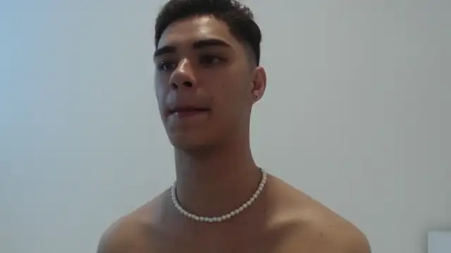 Snapshot of juanes_puthee chatting on March 18, 6:06 pm juanes puthee online show from March 18, 6:06 pm