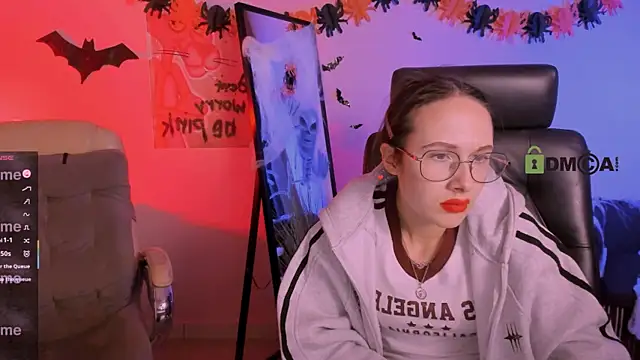 Snapshot of mona_cloud chatting on November 4, 12:03 am mona cloud online show from November 4, 12:03 am