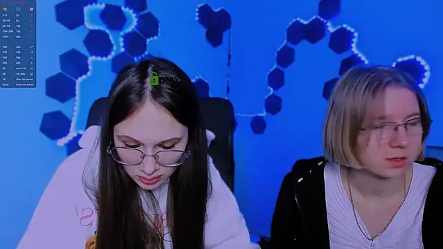 Snapshot of mona_cloud chatting on December 14, 8:36 pm mona cloud online show from December 14, 8:36 pm