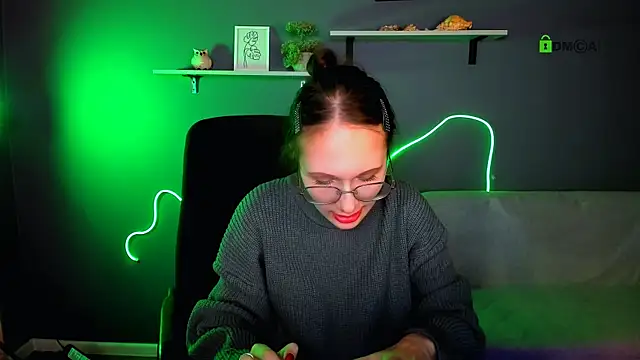 Snapshot of mona_cloud chatting on October 16, 7:55 pm mona cloud online show from October 16, 7:55 pm