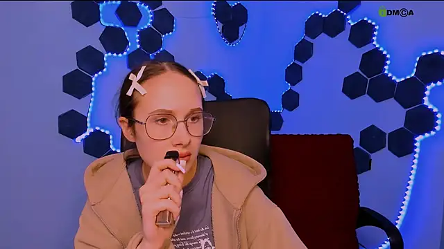 mona cloud online show from December 20, 10:12 pm