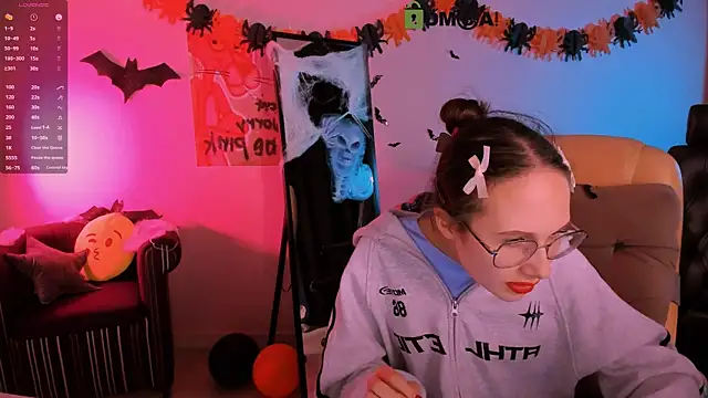 Snapshot of mona_cloud chatting on November 3, 1:55 am mona cloud online show from November 3, 1:55 am