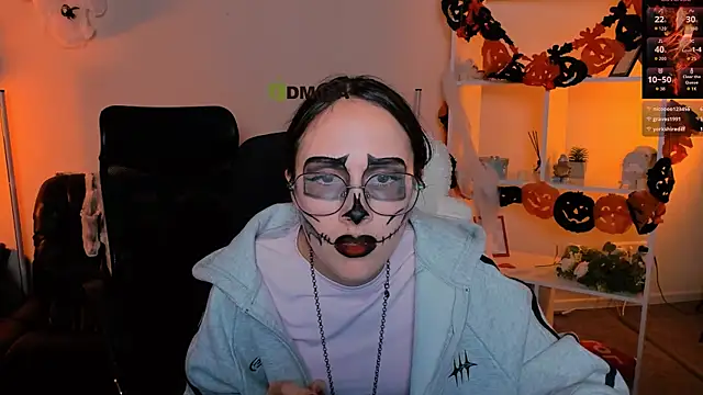 Snapshot of mona_cloud chatting on October 25, 1:16 am mona cloud online show from October 25, 1:16 am