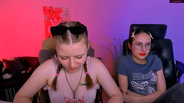 Snapshot of mona_cloud chatting on November 19, 8:53 pm mona cloud online show from November 19, 8:53 pm