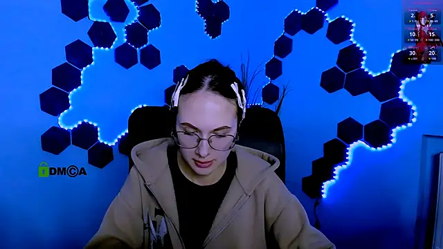 mona cloud online show from February 14, 9:04 pm