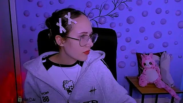 mona cloud online show from March 14, 8:15 pm