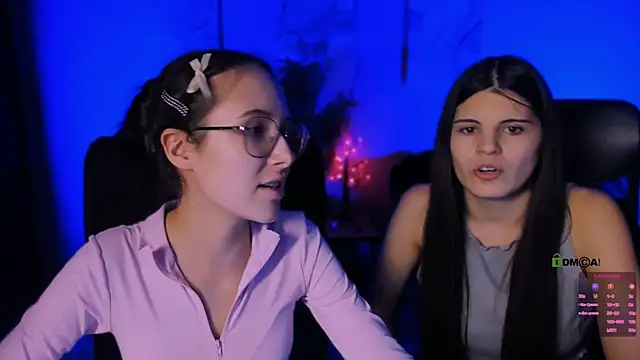 Snapshot of mona_cloud chatting on November 24, 12:43 am mona cloud online show from November 24, 12:43 am