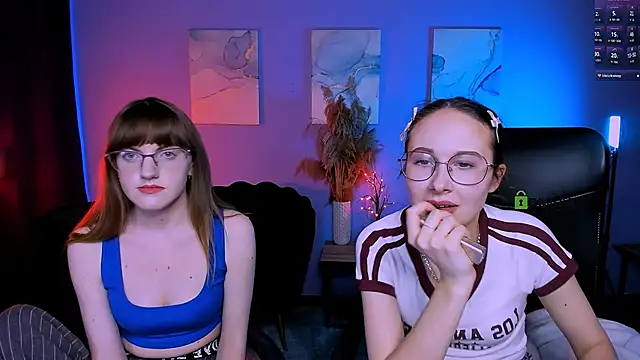 Snapshot of mona_cloud chatting on December 3, 8:19 pm mona cloud online show from December 3, 8:19 pm