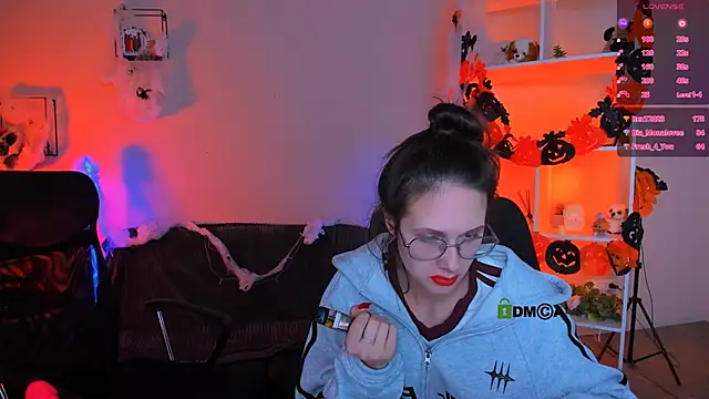 Snapshot of mona_cloud chatting on October 30, 2:43 am mona cloud online show from October 30, 2:43 am