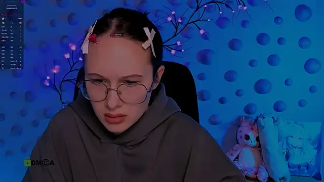 mona cloud online show from December 18, 8:12 pm