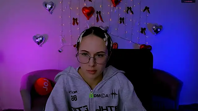 mona cloud online show from February 10, 7:46 pm