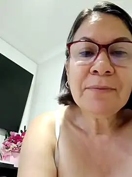 victoria wayne online show from February 12, 9:42 am