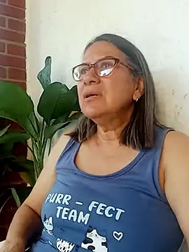 victoria wayne online show from November 9, 12:31 pm