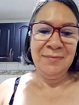 victoria wayne online show from February 8, 9:40 am