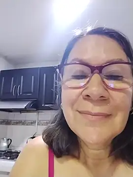 victoria wayne online show from July 6, 9:16 am