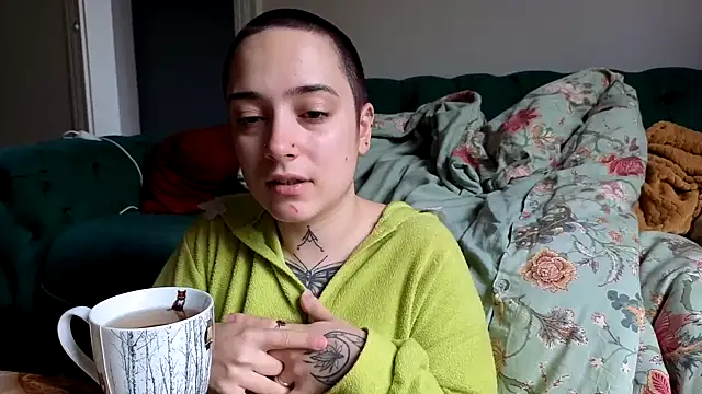 Snapshot of OllympeKaii chatting on November 10, 8:08 am OllympeKaii online show from November 10, 8:08 am