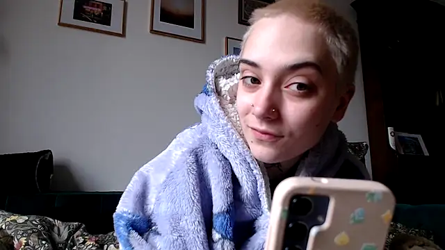 Snapshot of OllympeKaii chatting on March 13, 12:02 pm OllympeKaii online show from March 13, 12:02 pm