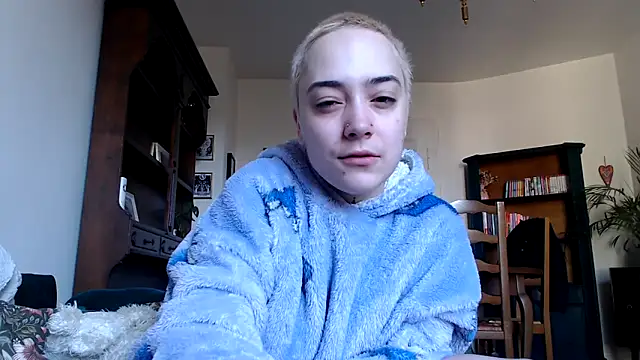 Snapshot of OllympeKaii chatting on March 17, 7:57 am OllympeKaii online show from March 17, 7:57 am