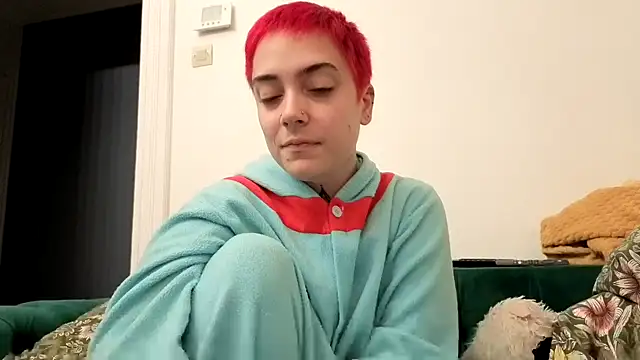 Snapshot of OllympeKaii chatting on October 17, 5:44 am OllympeKaii online show from October 17, 5:44 am