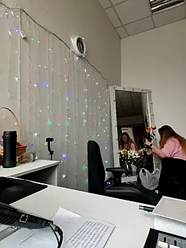 Juicy PeachLux online show from April 15, 6:52 am