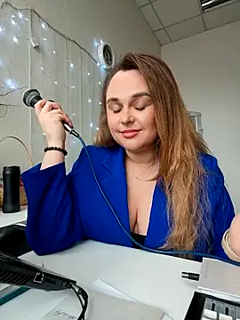 Juicy PeachLux online show from April 25, 7:55 am