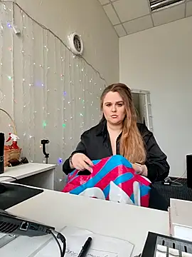 Juicy PeachLux online show from April 10, 7:48 am