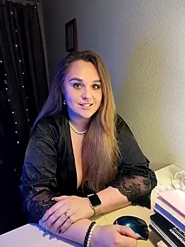 Juicy PeachLux online show from March 25, 7:02 pm