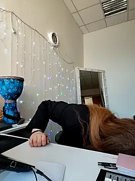 Juicy PeachLux online show from March 18, 7:00 am