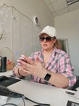 Juicy PeachLux online show from May 13, 5:47 am