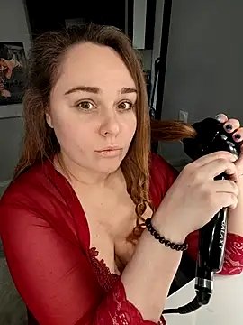 Juicy PeachLux online show from March 7, 4:30 am