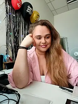 Juicy PeachLux online show from June 4, 8:41 am