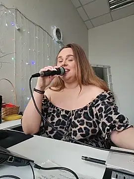 Juicy PeachLux online show from May 14, 11:29 am