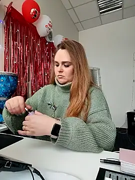 Juicy PeachLux online show from March 11, 5:45 am