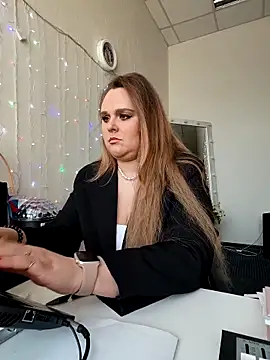 Juicy PeachLux online show from April 3, 7:59 am