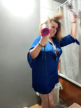 Juicy PeachLux online show from November 6, 3:21 am