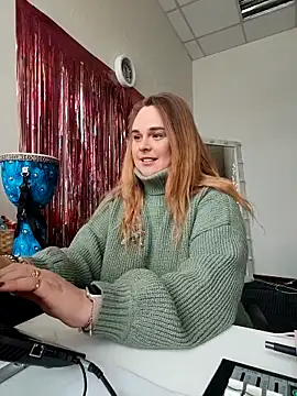 Juicy PeachLux online show from November 9, 9:13 am