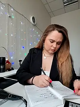 Juicy PeachLux online show from April 18, 7:54 am