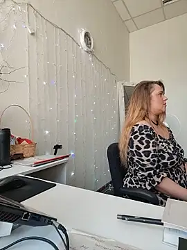 Juicy PeachLux online show from May 24, 8:14 am