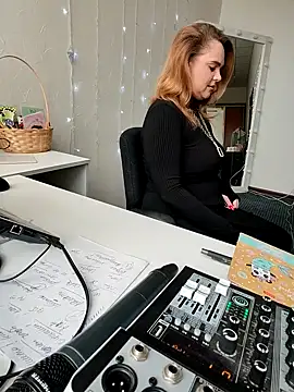 Snapshot of Juicy_PeachLux chatting on March 15, 6:58 am Juicy PeachLux online show from March 15, 6:58 am