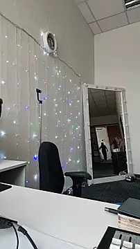 Juicy PeachLux online show from February 16, 9:52 am