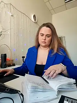 Juicy PeachLux online show from May 3, 7:35 am