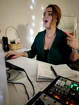 Snapshot of Juicy_PeachLux chatting on March 16, 2:55 pm Juicy PeachLux online show from March 16, 2:55 pm