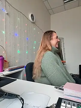 Juicy PeachLux online show from April 9, 8:53 am