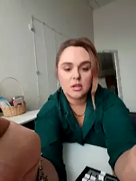Snapshot of Juicy_PeachLux chatting on March 16, 8:43 am Juicy PeachLux online show from March 16, 8:43 am