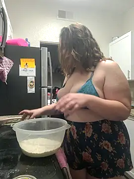 Snapshot of Bigmouthbitch chatting on November 17, 11:14 am Bigmouthbitch online show from November 17, 11:14 am