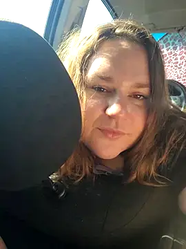 Snapshot of Bigmouthbitch chatting on November 18, 6:11 pm Bigmouthbitch online show from November 18, 6:11 pm