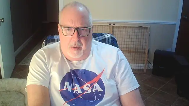 superbearboss online show from October 20, 1:11 pm